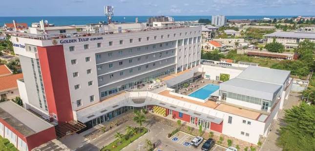 Vue extérieure du Golden Tulip Le Diplomate, Cotonou